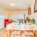 Beboli Per 18 Pax By Interhome